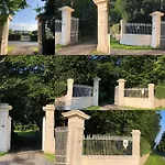 Les Escuries, Dependances Du Chateau Apartment *