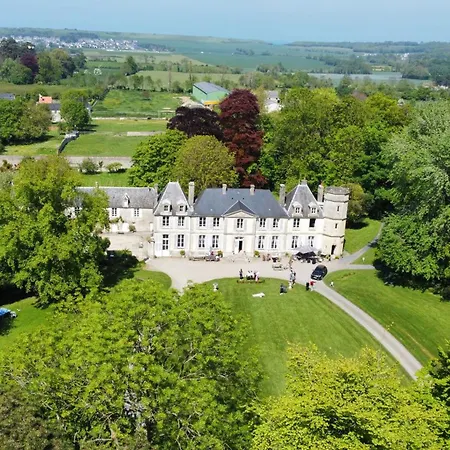 Les Escuries, Dependances Du Chateau * Commes