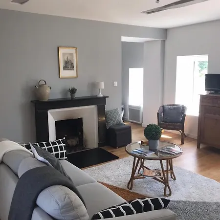 Les Escuries, Dependances Du Chateau Appartement